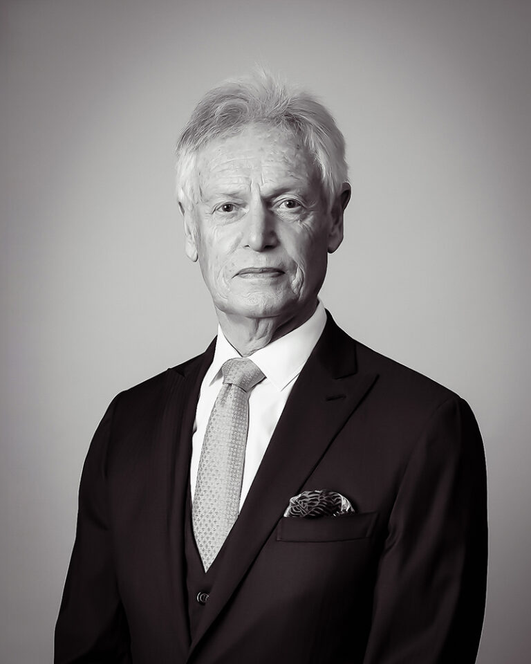 Geoffrey Booth – Criminal Defence, Matrimonial, Divorce Lawyer